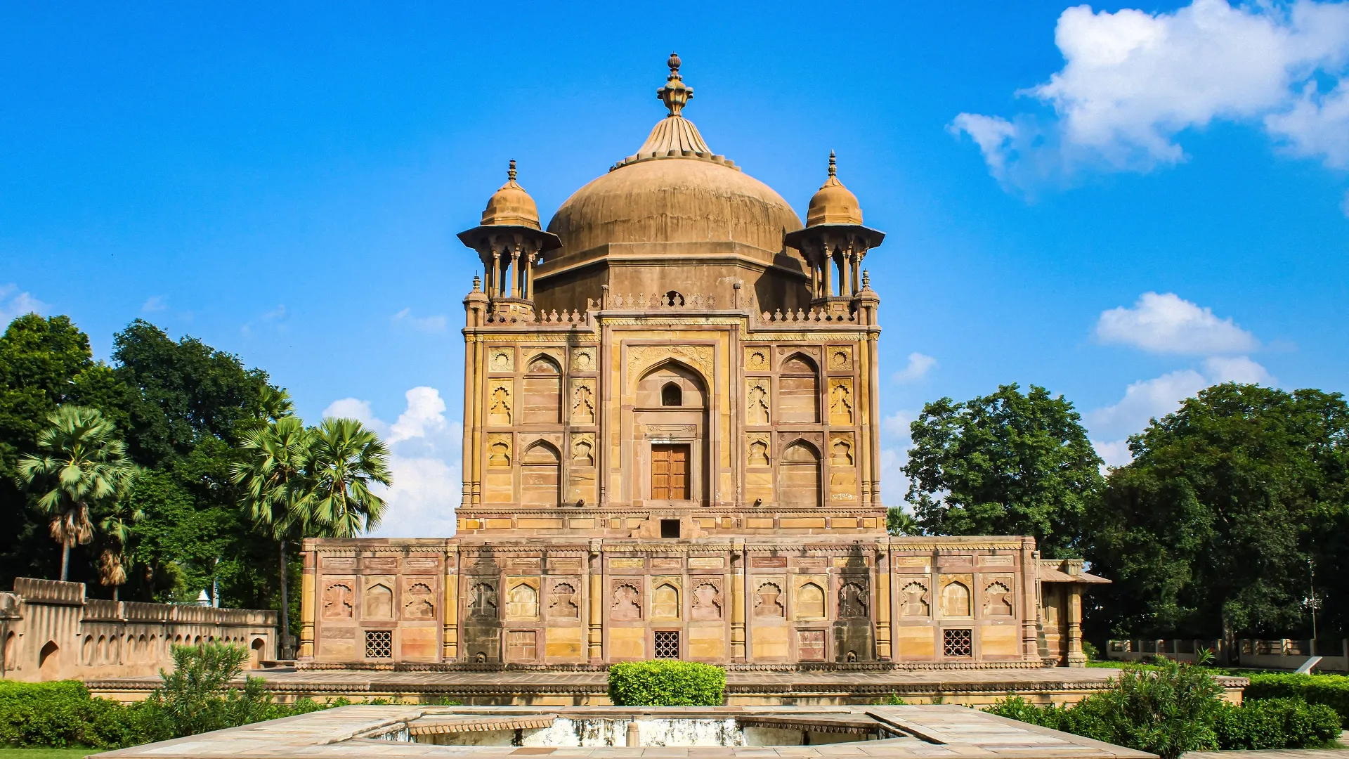 Khusrobagh-Prayagraj-Shashank-Shukla-Kotaha-Shutterstock